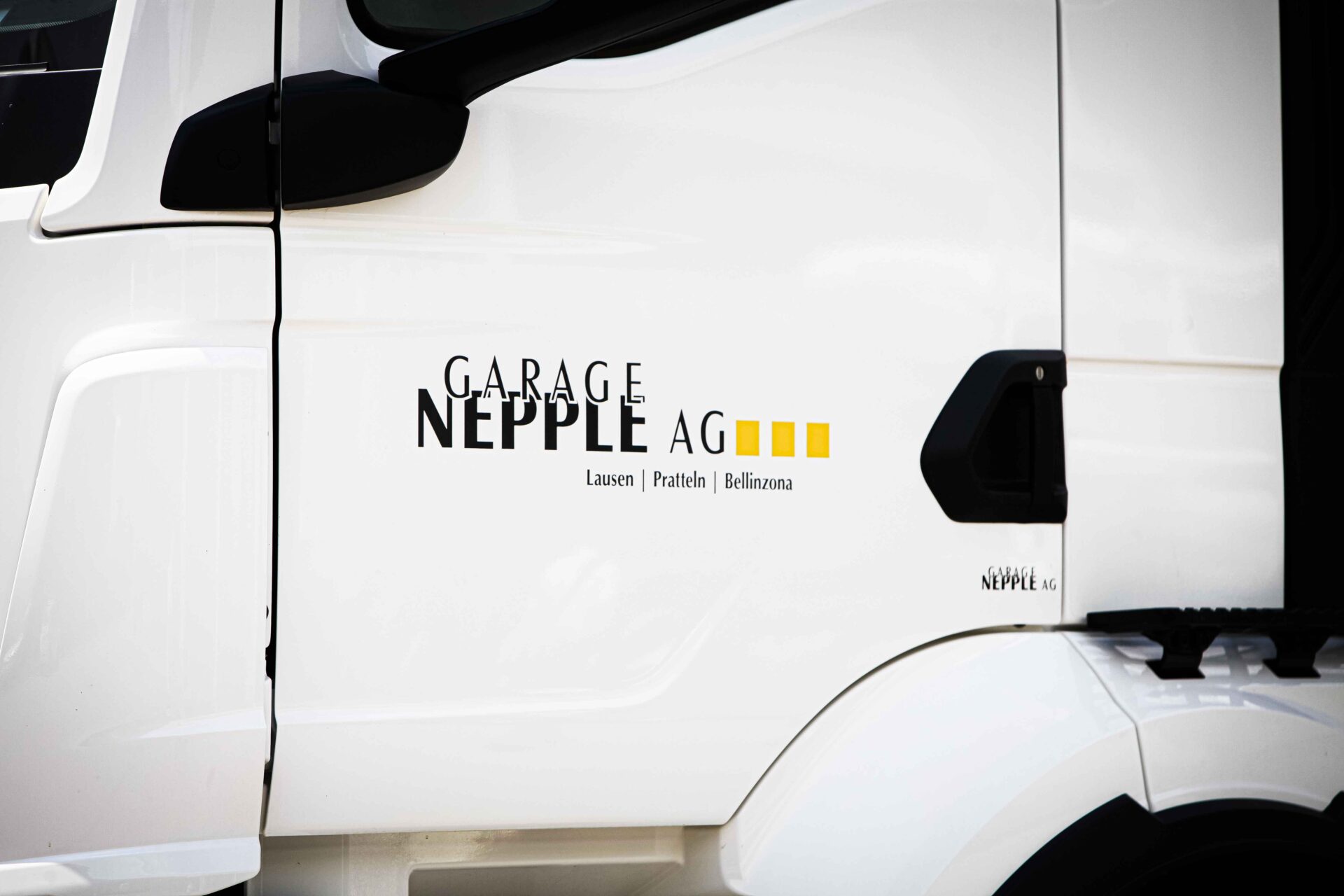 GARAGE NEPPLE AG: IL PARTNER IDEALE PER I VEICOLI COMMERCIALI E INDUSTRIALI