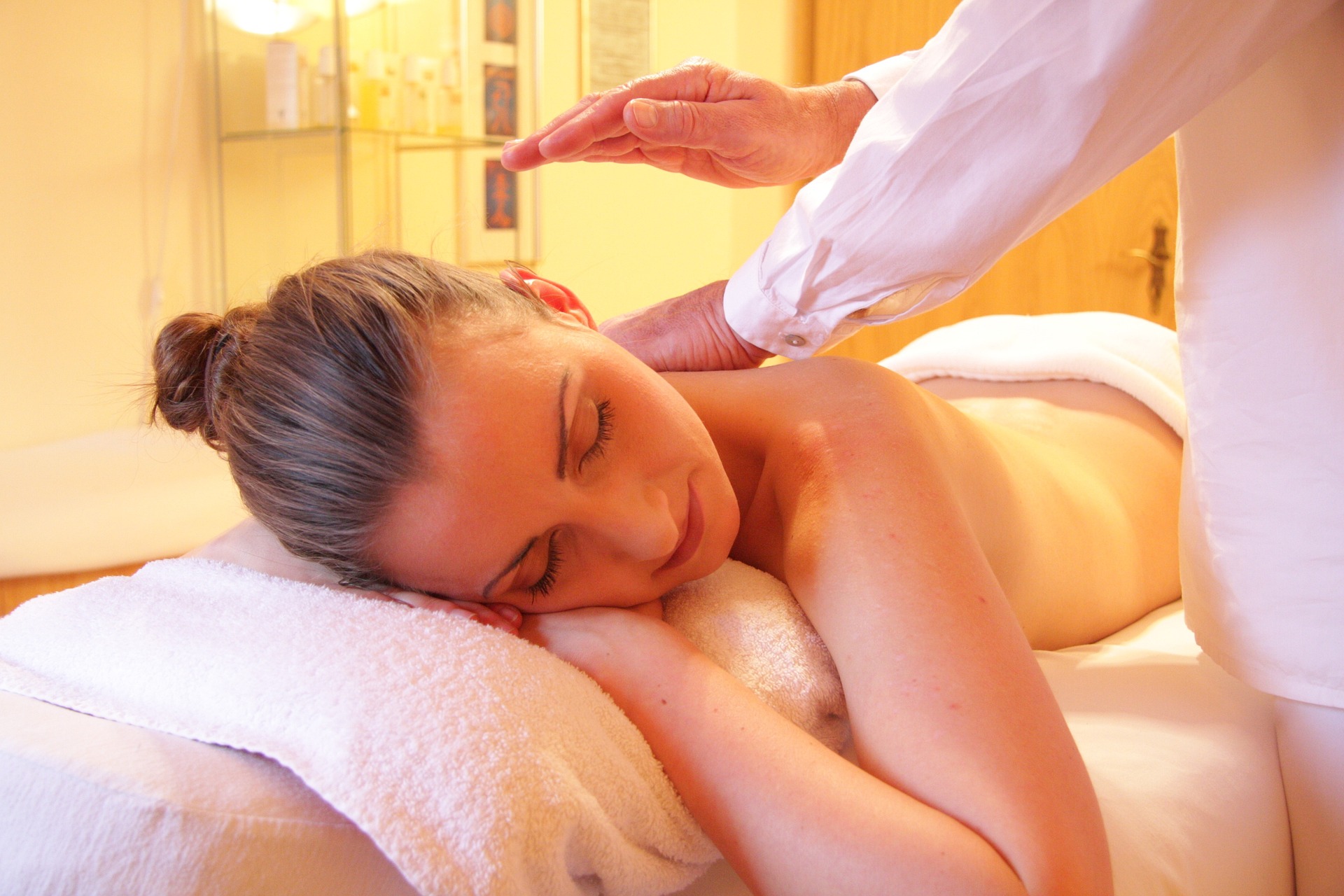 ELLY ART MASSAGE: PRENDITI CURA DI TE STESSO CON UN MASSAGGIO RIGENERANTE!