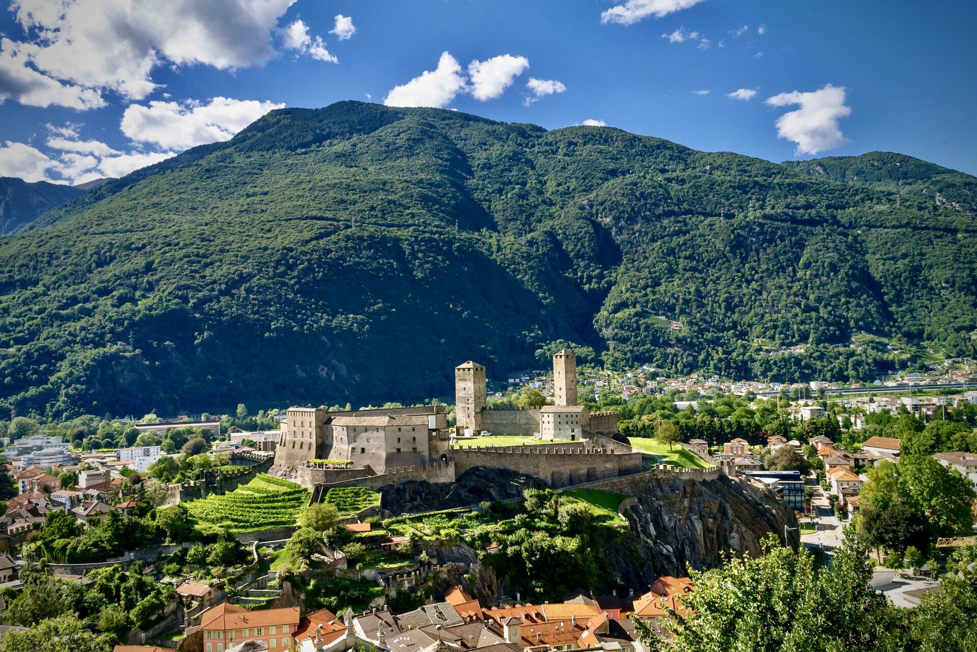 Taxi città Bellinzona – Professionalità e competenza al servizio dei passeggeri